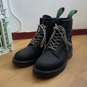Solovair Black Greasy 8 Eye Derby Boot - UK5/EU38 Doc Martens ish boot